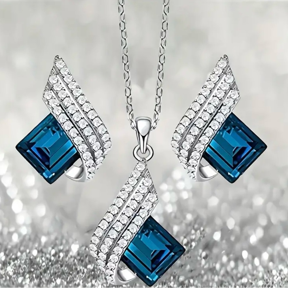 Elegant Silver and Blue Jewelry Set